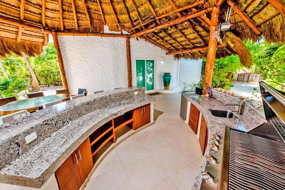 Villa Mar Azul Luxury 6 Bedrooms Tulum